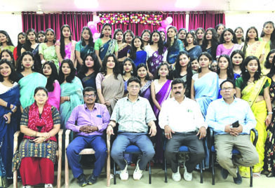 सुंदरवती महिला महाविद्यालय में बीसीए फाइनल ईयर की छात्राओं का विदाई समारोह का आयोजन