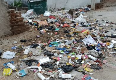 नगर पंचायत में विगत 12 दिनो से सफाई कार्य बाधित रहने से लगा कुड़े का ढेर: