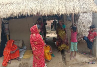 पोस्टमार्टम के बाद युवक का शव गांव पहुंचते ही परिजनों में मचा कोहराम: