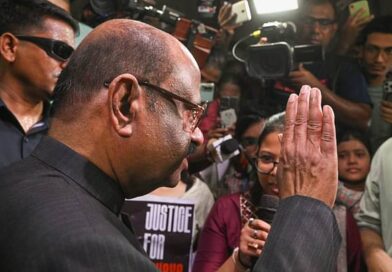 मुर्शिदाबाद हिंसा की विधवाओं ने राज्यपाल से लगाई सुरक्षा की गुहार, पुलिस पर धमकी देने का आरोप