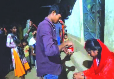 प्रेमिका से मिलने आया प्रेमी धराया: करा दी गई शादी