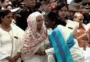 राष्ट्रपति के हाथ से शौर्य चक्र लेने के दौरान भावुक हुई बलिदानी मेजर आशीष की मां और पत्नी