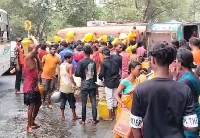 तेल भरा टैंकर अनियंत्रित होकर घाटी में पलटा