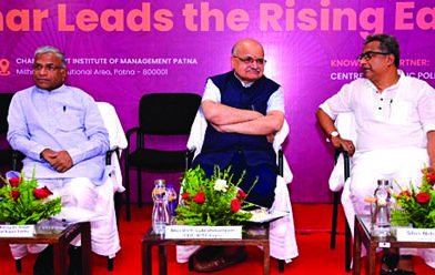 प्रधानमंत्री और बिहार के मुख्यमंत्री जैसा नेतृत्व ही भारत के सपनों को पूरा करेगा : हरिवंश