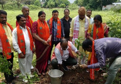 विश्व पर्यावरण दिवस पर भाजपा ने  “एक पेड़ मां के नाम” अभियान के तहत बासुकीनाथ में किया पौधरोपण कार्यक्रम