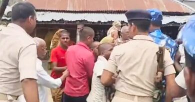 अतिक्रमण हटाने गई पुलिस पर पत्थरबाजी, एक पुलिस घायल