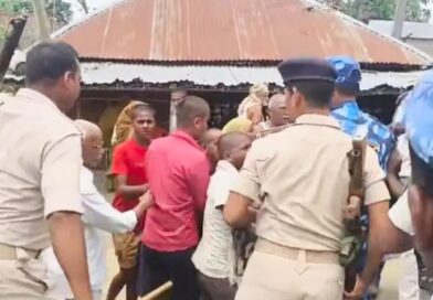 अतिक्रमण हटाने गई पुलिस पर पत्थरबाजी, एक पुलिस घायल