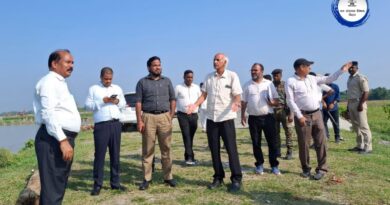 अपर सचिव द्वारा वीरपुर के अधीन आने वाले तटबंधों और जल संरचनाओं का किया निरीक्षण