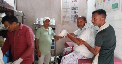 मुरलीगंज कॉलेज में बवाल: पूर्व प्राचार्य पर धारदार हथियार से हमला, हालत गंभीर