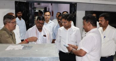 उपायुक्त ने किया ईभीएम वेयर हाउस का निरीक्षण