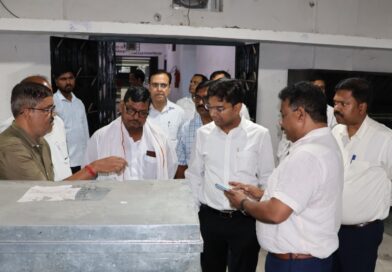 उपायुक्त ने किया ईभीएम वेयर हाउस का निरीक्षण