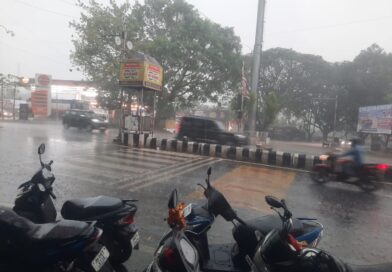 भारी बारिश से आम जन-जीवन हुआ प्रभावित