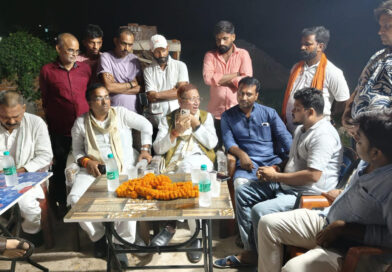 अज्ञात के हमले में घायल भाजपा नेता के घर पहुंचे पूर्व उद्योग मंत्री समीर महासेठ 