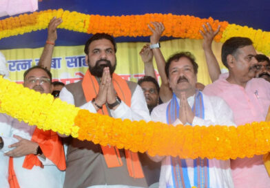 भाजपा प्रदेश अध्यक्ष ने चेनारी में ‘भारत रत्न’ बाबा साहब डॉ. भीमराव अंबेडकर की प्रतिमा का अनावरण किया