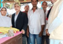 पौधा देकर किया सम्मानित