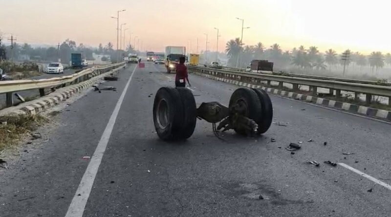बेंगलुरु के होसकोटे में हुए सड़क हादसे में मृतकों की संख्या बढ़कर हुई सात