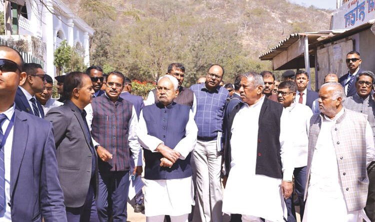 लोगों को शुद्ध पानी निरंतर उपलब्ध कराते रहें, इसमें किसी प्रकार की कोई रुकावट न हो : नीतीश कुमार