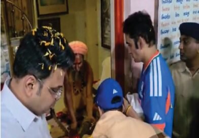 कप्तान सूर्य,आईआईसी चेयरमैन जय शाह व कोच गंभीर के साथ टी-20 वर्ल्ड कप ट्रॉफी के साथ पहुंचे हनुमान मंदिर