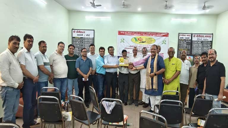 भागलपुर में आयोजित दधीचि देहदान समिति की स्थापना सभा और शपथ ग्रहण समारोह का दृश्य जिसमें नेत्रदान और अंगदान के प्रति जागरूकता फैलाई जा रही है।