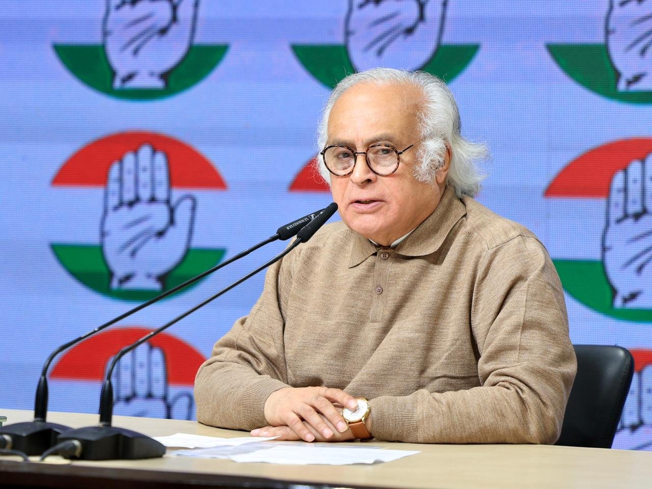 वीबी-जी राम जी योजना के विरोध में कांग्रेस का प्रदर्शन और केंद्र सरकार के नए ग्रामीण रोजगार नियमों पर राज्यों की आपत्तियों को दर्शाती तस्वीर