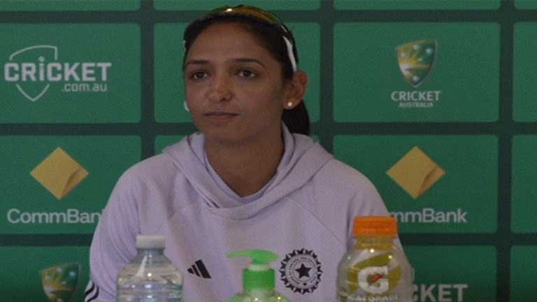 एशियाई खेल 2026 के लिए घोषित भारतीय महिला क्रिकेट टीम की कप्तान हरमनप्रीत कौर और उपकप्तान स्मृति मंधाना की तस्वीर