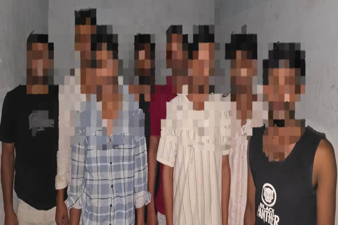 बिहार पुलिस परीक्षा में नकल कराने वाले आरोपी सिपाही और ब्लूटूथ डिवाइस के साथ सारण पुलिस की गिरफ्त में