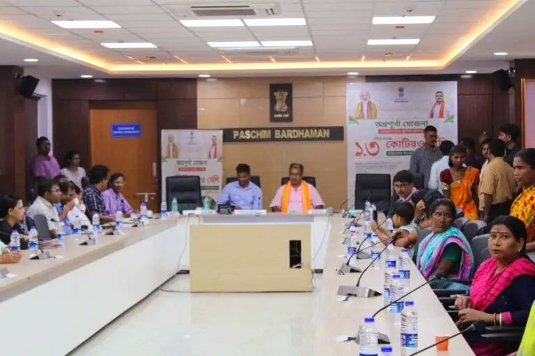 आसनसोल में अन्नपूर्णा योजना के तहत महिला लाभार्थियों को बैंक खाते में वित्तीय सहायता राशि वितरण कार्यक्रम का आयोजन