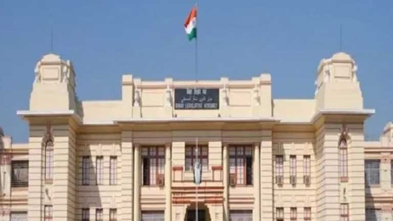बिहार विधानमंडल के मानसून सत्र की तैयारी बैठक में शामिल मुख्यमंत्री सम्राट चौधरी और अन्य नेता, जहां बजट और हंगामे पर चर्चा हो रही है।