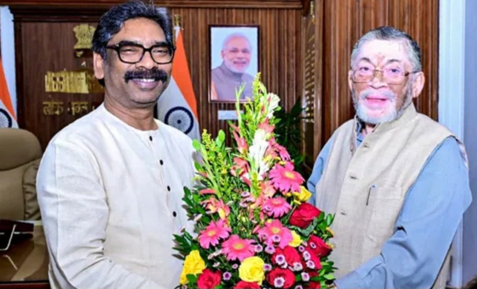 झारखंड के मुख्यमंत्री हेमंत सोरेन और कल्पना सोरेन भगवान जगन्नाथ की रथ यात्रा के शुभ अवसर पर पूजा अर्चना करते और जनता को शुभकामनाएं देते हुए