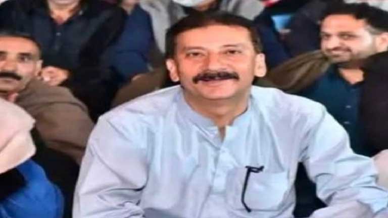पाकिस्तान के कब्जे वाले कश्मीर (POK) में प्रदर्शन के दौरान अवामी एक्शन कमेटी प्रमुख शौकत नवाज मीर की गिरफ्तारी के बाद सुरक्षा व्यवस्था और भारी पुलिस बल।