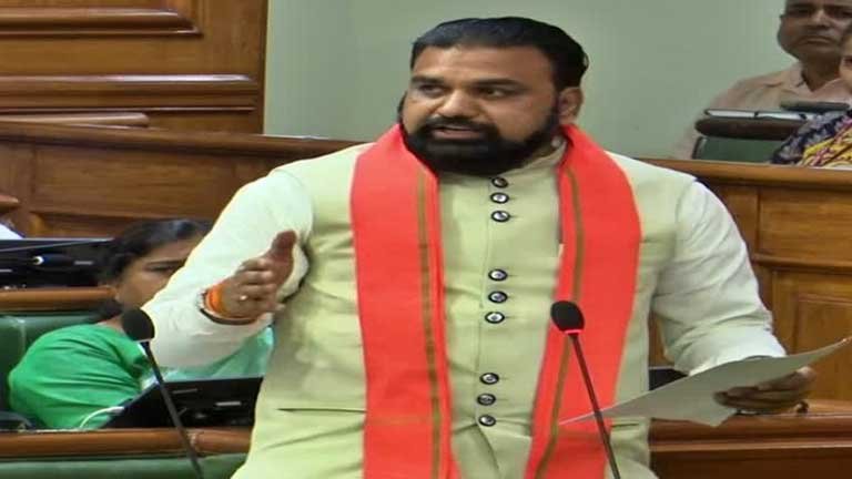 बिहार विधानसभा सत्र के दौरान सम्राट चौधरी किसानों के लिए 12 घंटे बिजली आपूर्ति और राहत उपायों की घोषणा करते हुए