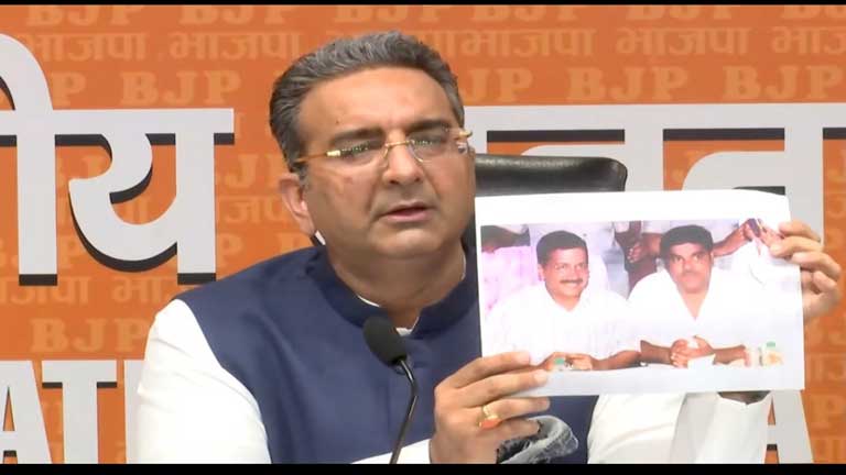दिल्ली दंगों के दौरान मारे गए आईबी अधिकारी अंकित शर्मा की हत्या के मामले में कोर्ट के फैसले पर प्रेस कॉन्फ्रेंस करते भाजपा प्रवक्ता गौरव भाटिया
