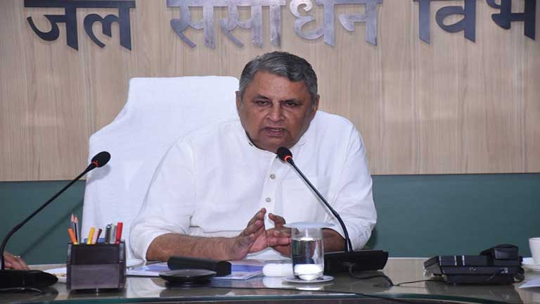 बाढ़ तैयारियों की समीक्षा बैठक में उपमुख्यमंत्री विजय चौधरी, जहां मानसून और बाढ़ नियंत्रण को लेकर बिहार सरकार अलर्ट पर है।