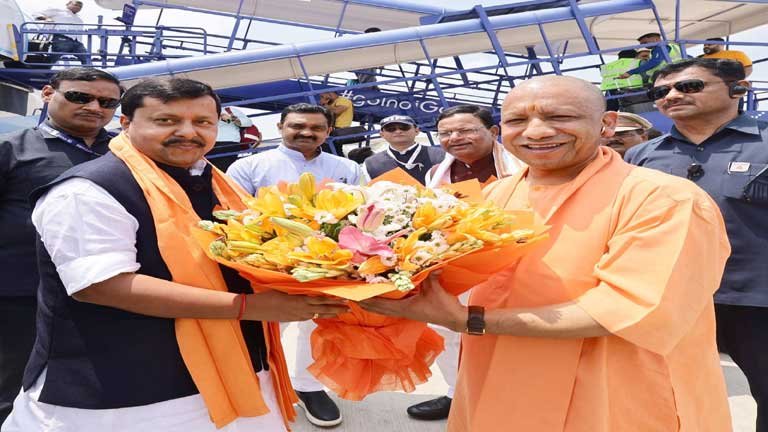 लखनऊ आगमन पर मुख्यमंत्री योगी आदित्यनाथ के साथ भाजपा नेता नितिन नवीन की मुलाकात और 2027 चुनाव की विशेष तैयारियों की तस्वीर