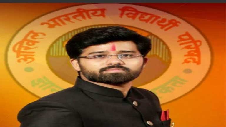 देश की विभिन्न प्रतियोगी परीक्षाओं में पेपर लीक और भ्रष्टाचार के खिलाफ अभाविप कार्यकर्ताओं का उग्र प्रदर्शन और पुलिस कार्रवाई की तस्वीरें