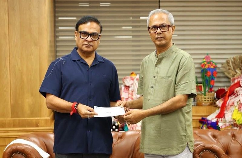 असम बाढ़ पीड़ितों की मदद के लिए मुख्यमंत्री राहत कोष में गौतम अदानी द्वारा ग्यारह करोड़ रुपये की राहत राशि दान करने का मुख्य समाचार विजुअल