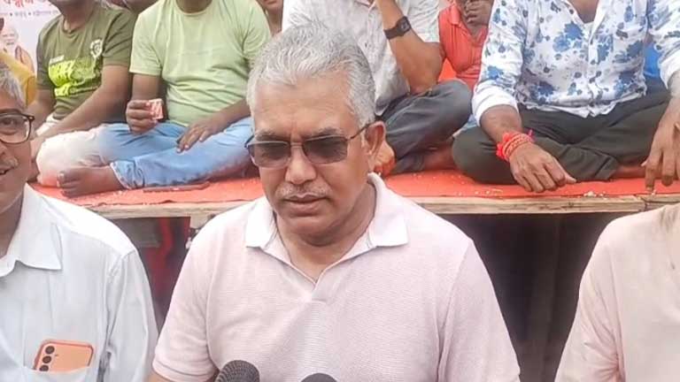 पश्चिम बंगाल के मालदा में दिलीप घोष ने ममता बनर्जी और तृणमूल कांग्रेस सरकार के भ्रष्टाचार के खिलाफ तीखा हमला बोला।