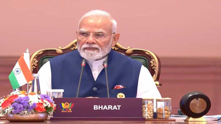 भारत मंडपम में आयोजित ब्रिक्स शिखर वार्ता के दौरान पीएम मोदी का संबोधन, जहां उन्होंने ग्लोबल साउथ के देशों के विकास और सहयोग पर अपनी बात रखी।